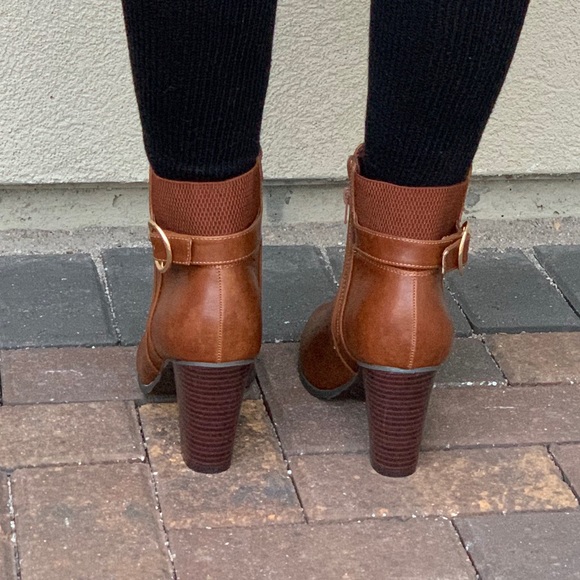 NIB Cognac Tan Buckle Detail Block Heel Ankle Boot - Picture 7 of 8